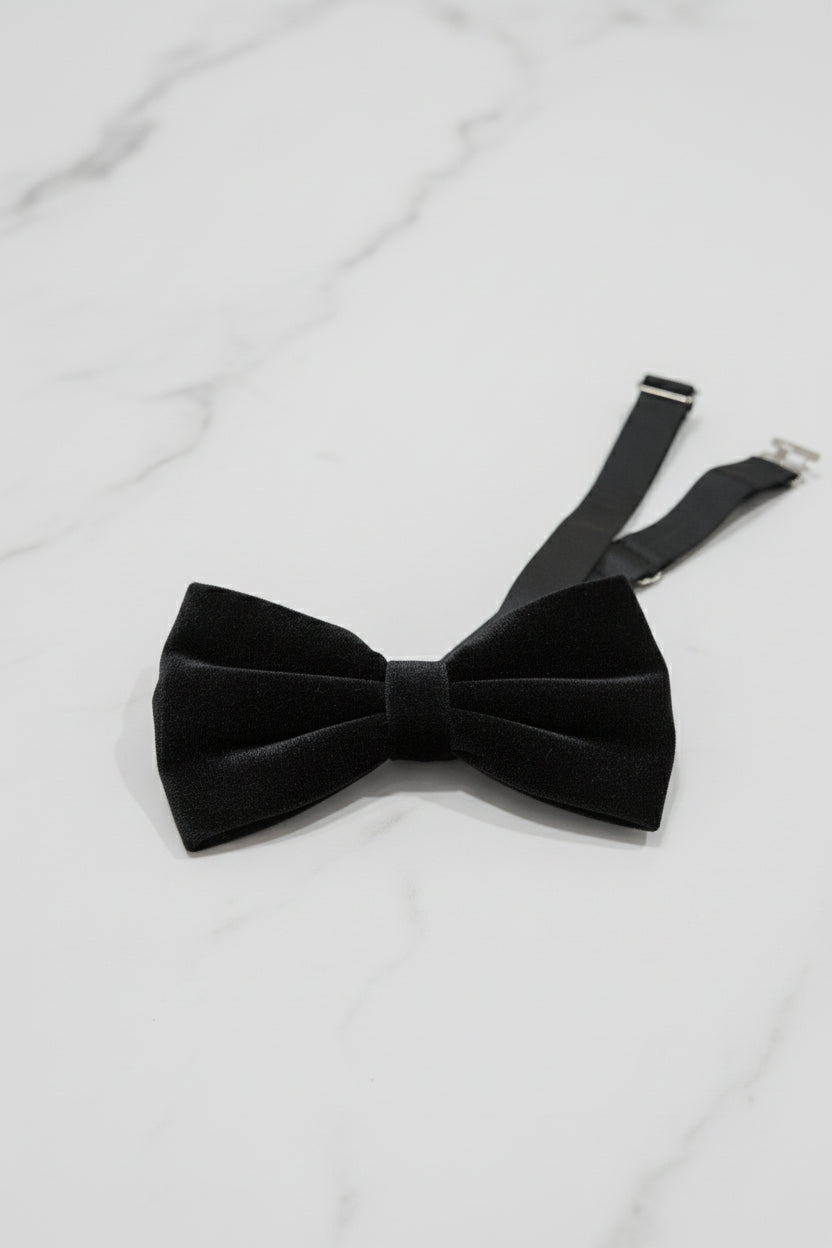 Black Velvet Bow Tie (Classic Style)