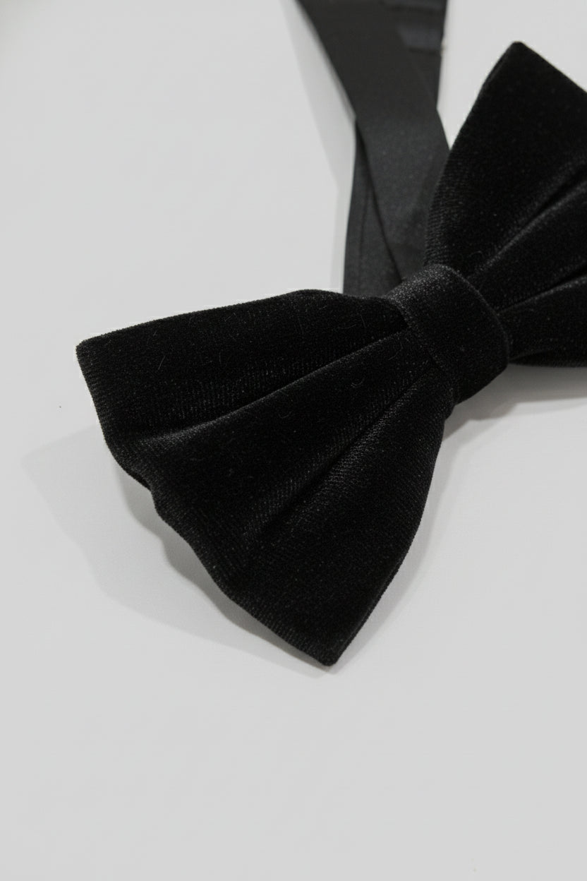 Black Velvet Bow Tie (Classic Style)
